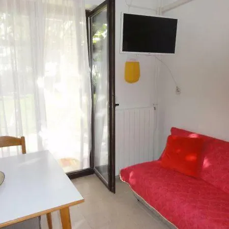 Nice And Cozy Apartment Ferry In Medulin Exterior photo