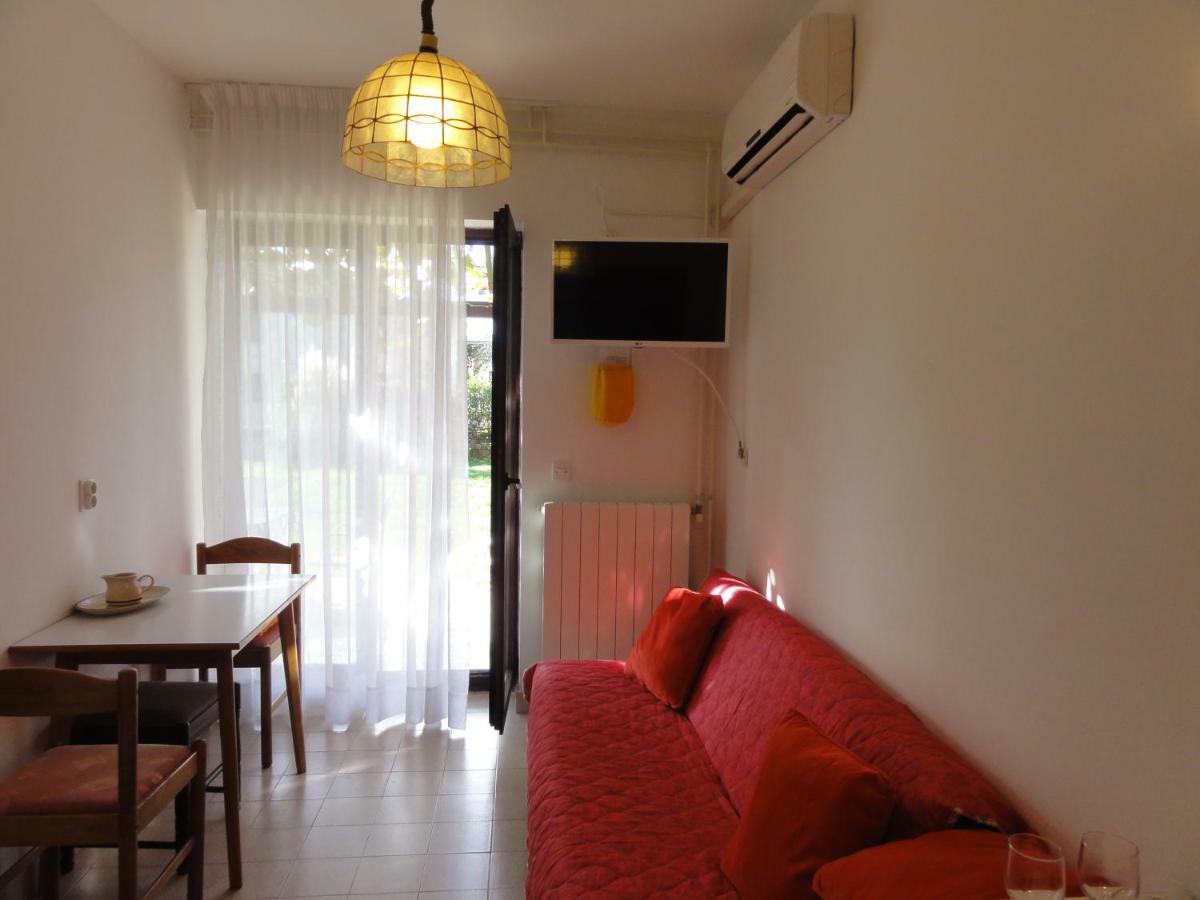 Apartment And Cozy Ferry In