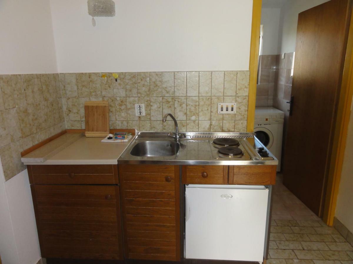 Apartment And Cozy Ferry In Medulin
