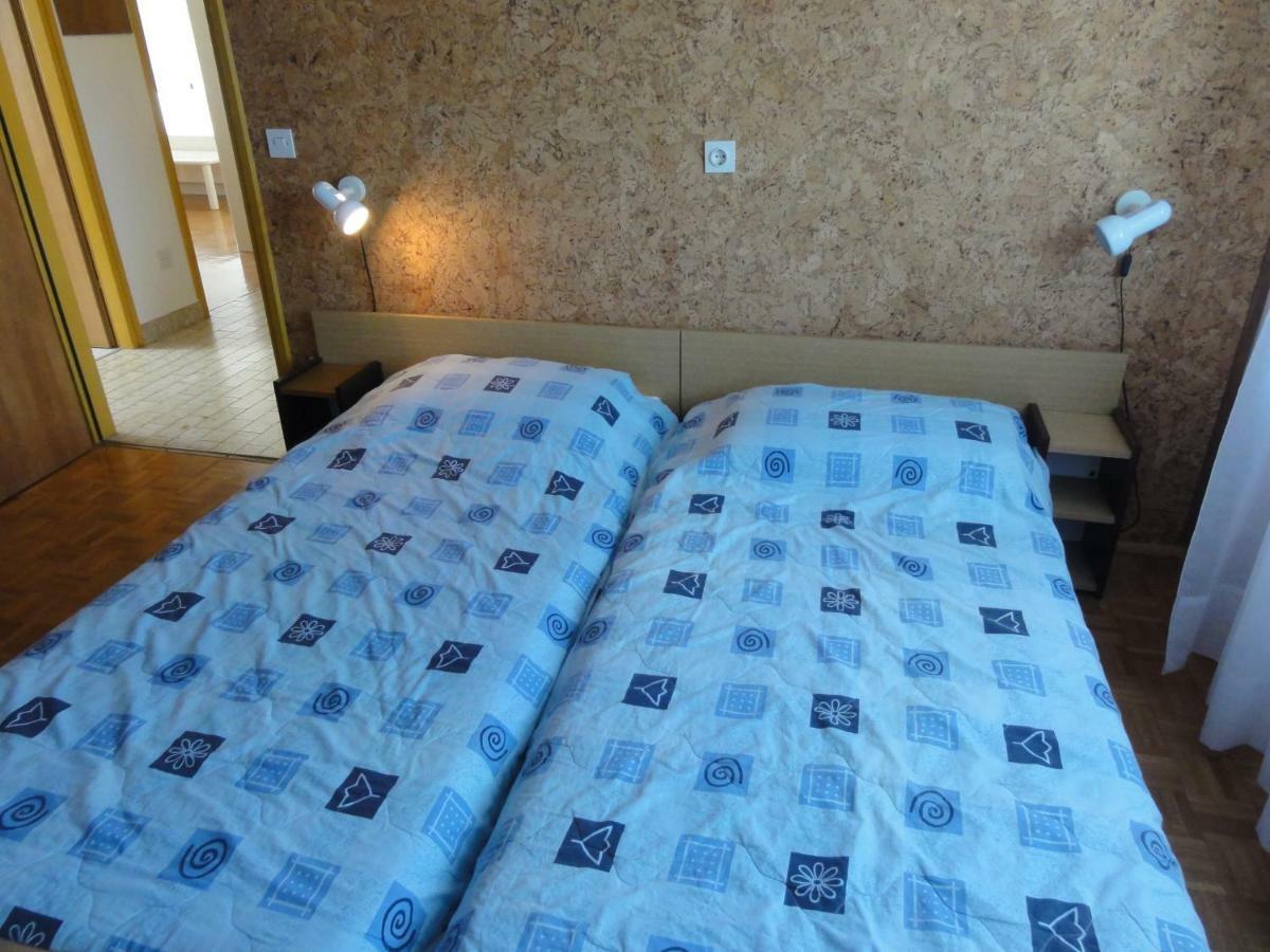 And Cozy Ferry In Apartment *